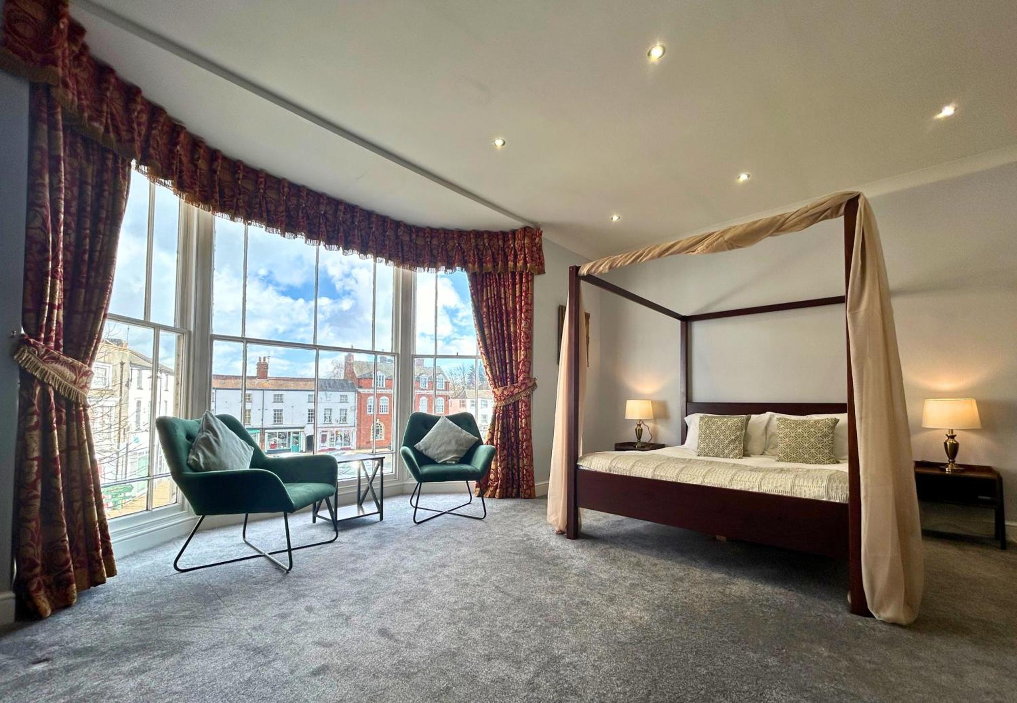 The Windmill Hotel 앨퍼드 외부 사진
