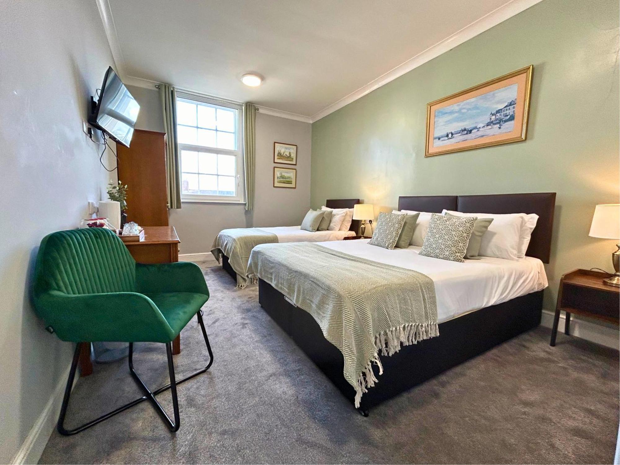 The Windmill Hotel 앨퍼드 외부 사진