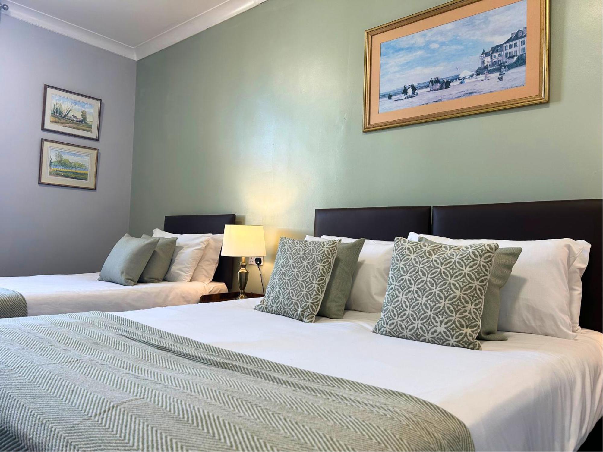 The Windmill Hotel 앨퍼드 외부 사진