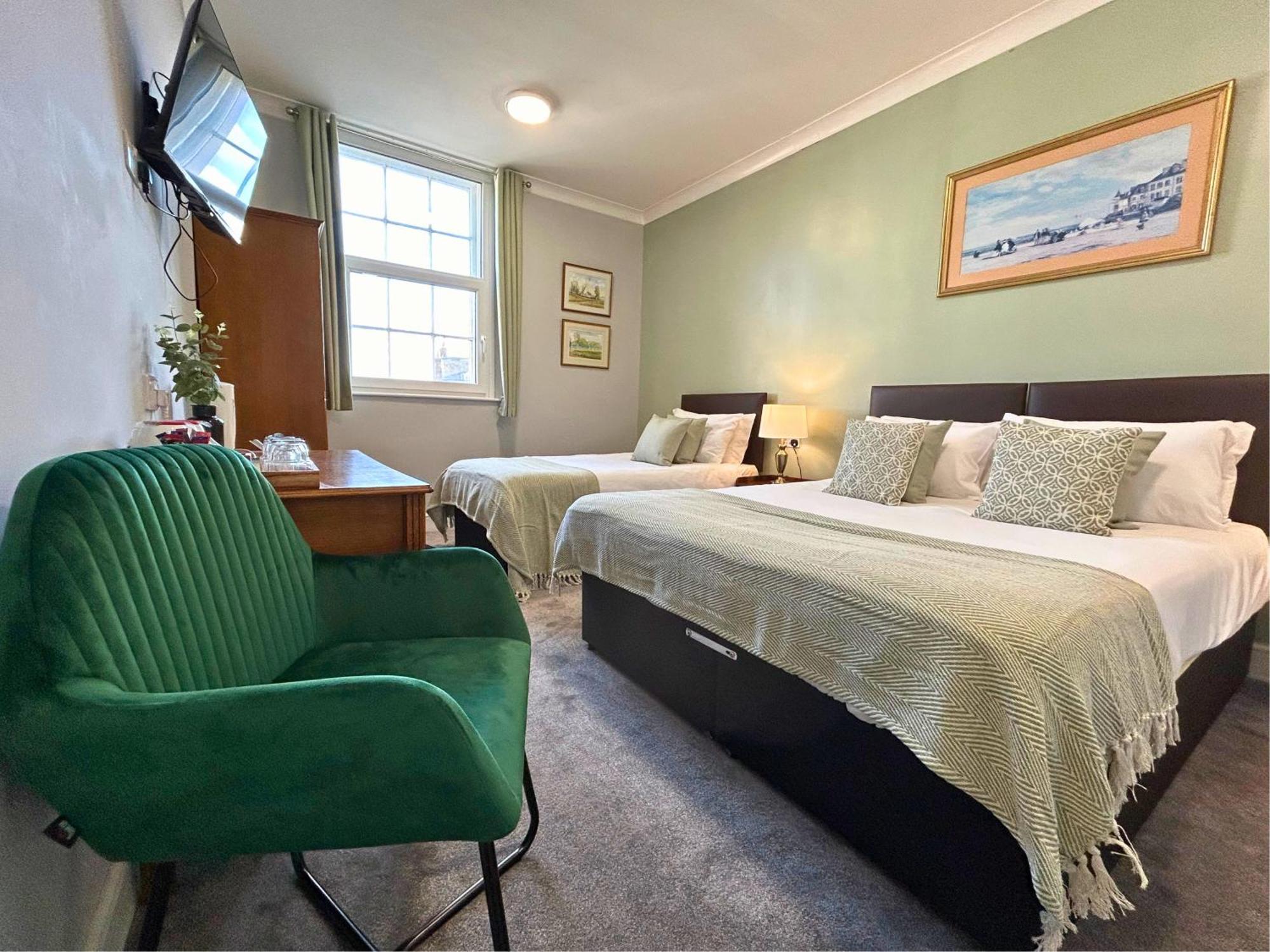 The Windmill Hotel 앨퍼드 외부 사진